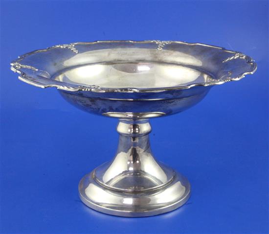 A George V silver pedestal fruit comport, 19.5 oz.